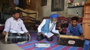 Shahir-Tryambak-Sabne